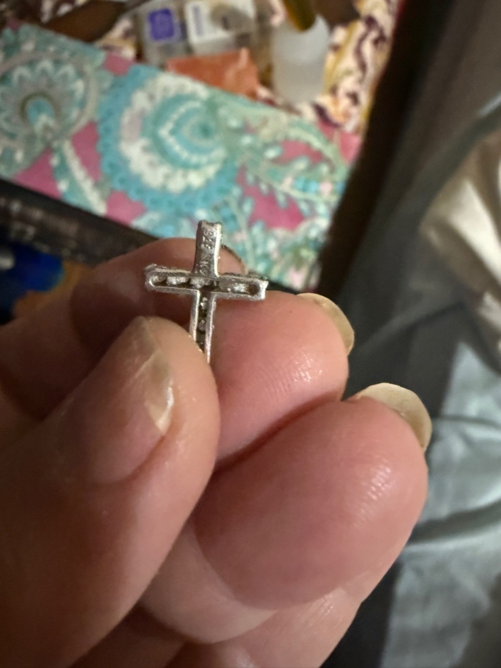 Sterling Silver diamond Cross Pendant - White - Picture 2 of 9